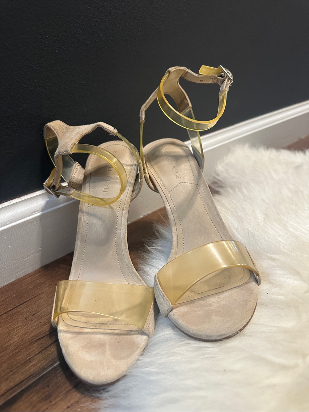 Great used condition, worn once heels